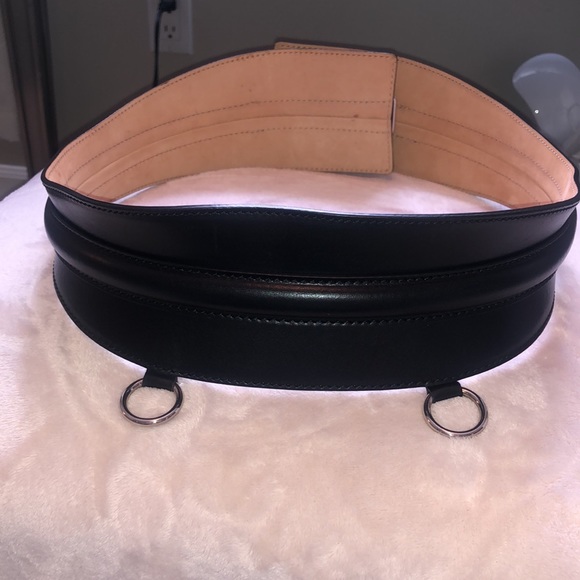 Sold Alexander McQueen belt, unfortunately too big on me now. - Picture 3 of 5